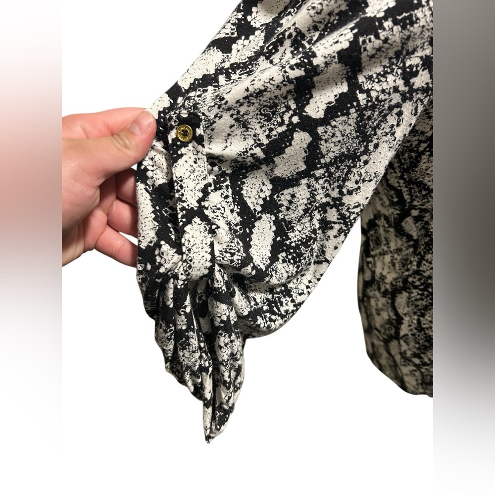 Calvin Klein Monochrome Patterned Top - image 3